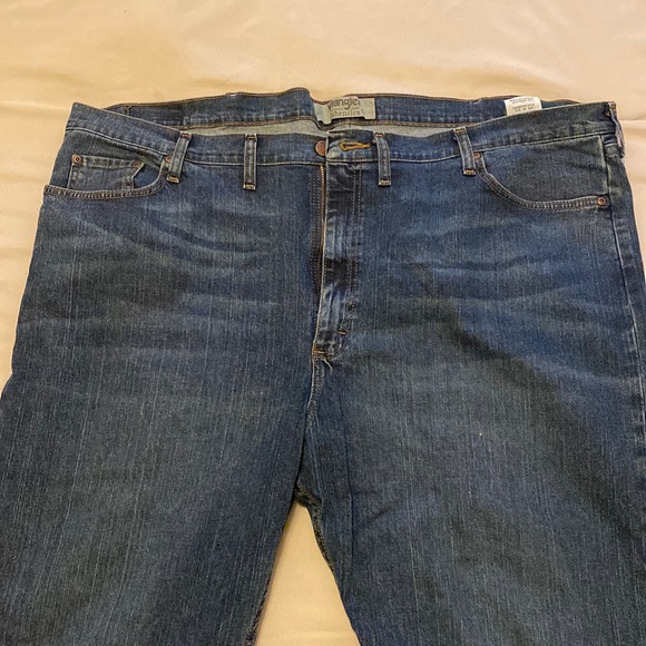 Wrangler Authentics Men's Big & Tall Classic 5-Pocket Regular Fit Jean - Picture 2 of 7